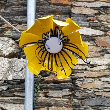 Lampe extérieure jaune gite jaune bonbon la gacilly